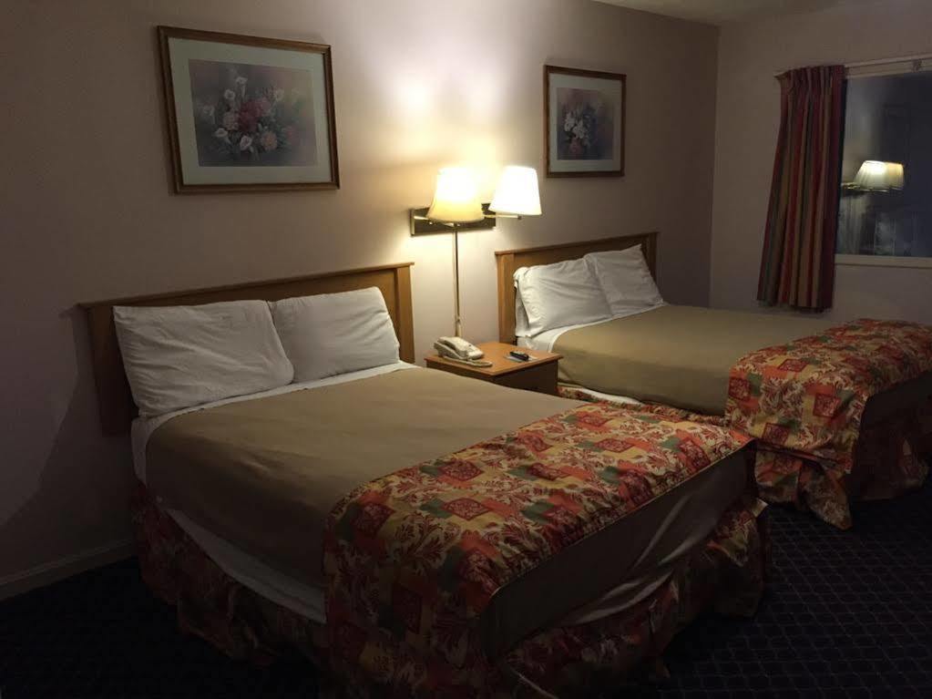 Howard Johnson Florence/ Cincinnati Area Bagian luar foto